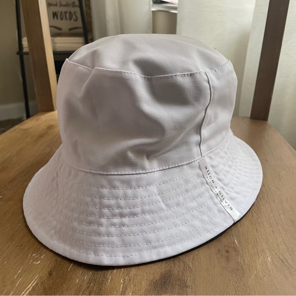 AO X FABFITFUN REVERSIBLE BUCKET HAT